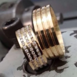 par-de-alianca-de-luxo-em-ouro-1 (7)