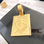 pingente-de-placa-ouro-18k-750-f3